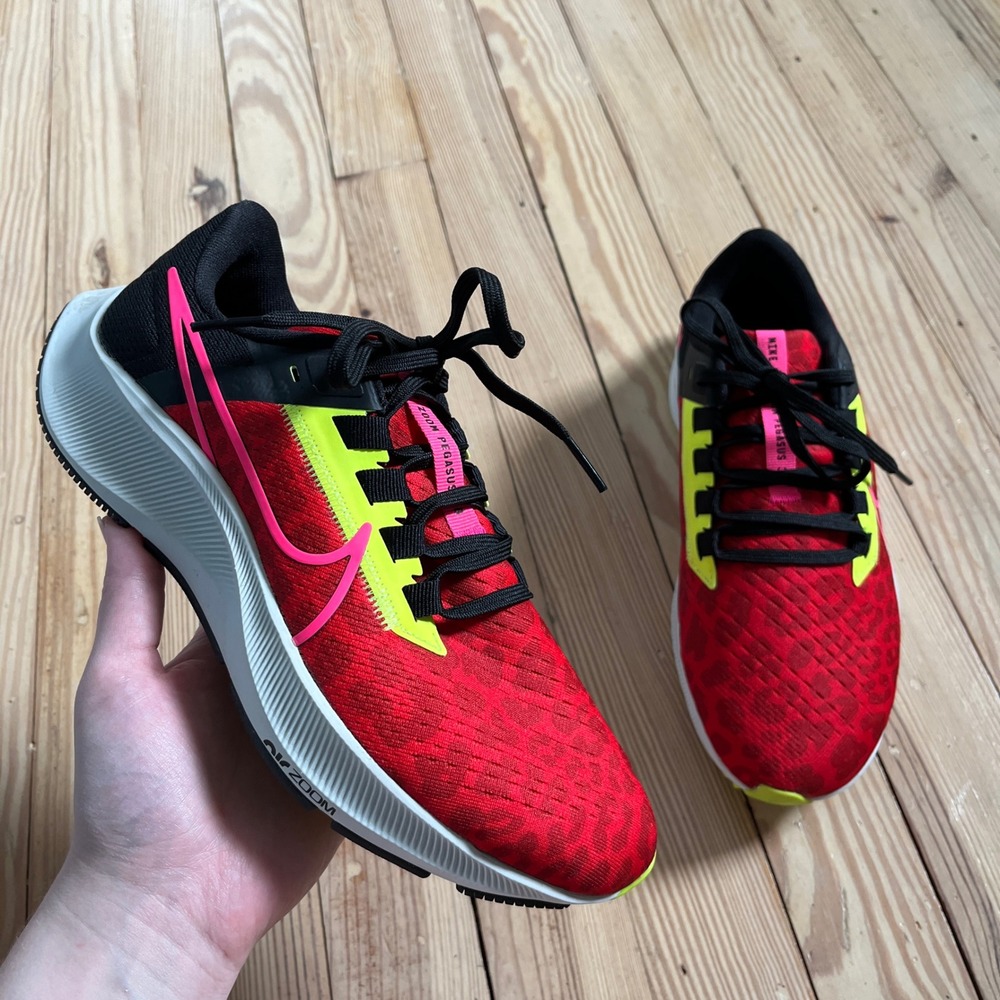 Nike Air Zoom Pegasus 38 Womens 8 Red Leopard Running Shoes DM8067-800 WORN 1X